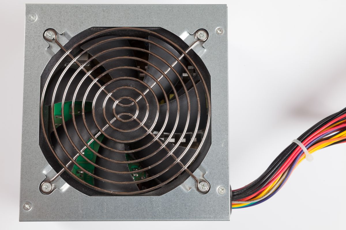 ventilator hladjenje uredjaja